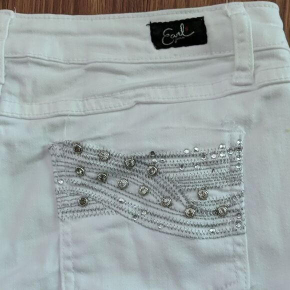 Earl white Capri jeans Sz 6P
 NWOT - Picture 3 of 5
